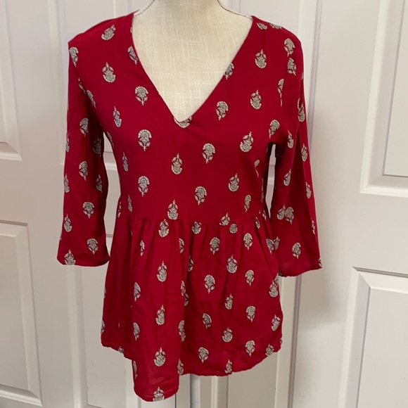 Old Navy red top (Size S) - Picture 1 of 5